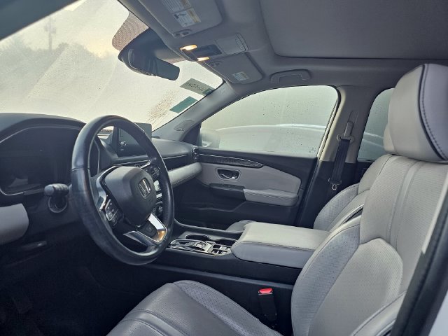 Used 2023 Honda Pilot Elite image 6