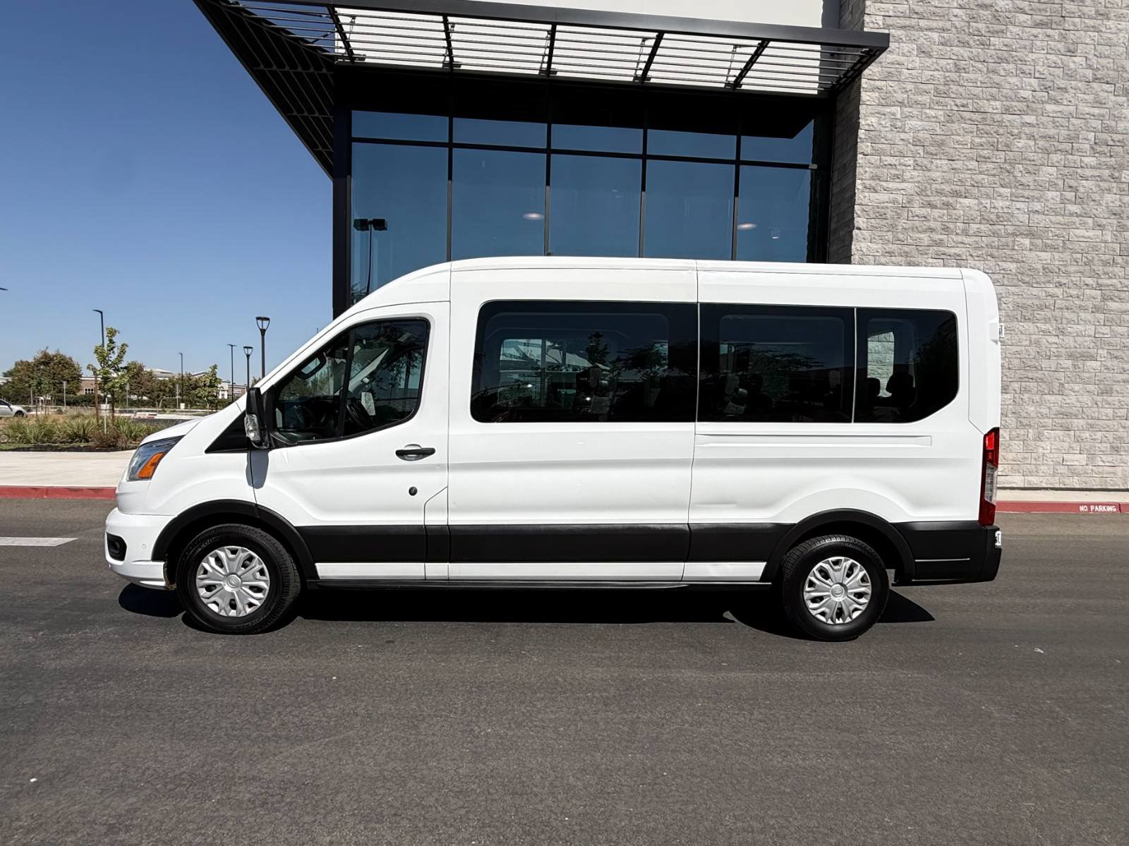Used 2021 Ford Transit 350 XLT RWD image 12