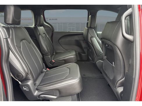New 2026 Chrysler Pacifica Select image 21
