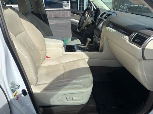 Used 2015 Lexus GX 460 w/ Premium Package image 11