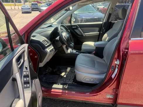 Used 2014 Subaru Forester 2.5i Touring AWD/4WD image 9