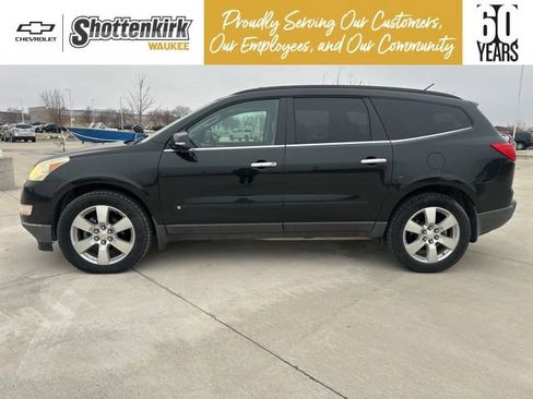 Used 2009 Chevrolet Traverse LTZ image 6