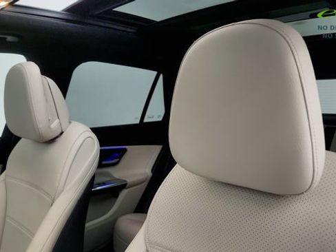 Used 2025 Mercedes-Benz GLC 350e 4MATIC image 49