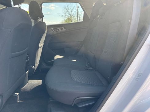 Used 2025 Kia Sportage LX FWD image 24