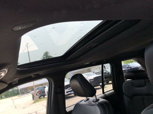 Used 2023 Jeep Grand Cherokee Altitude AWD/4WD image 14