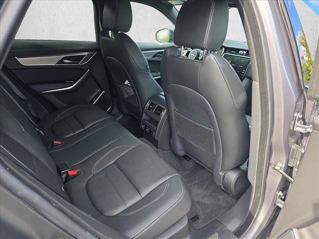 Used 2026 Jaguar F-PACE R-Dynamic S AWD/4WD image 11