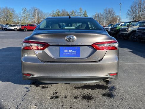 Used 2021 Toyota Camry XLE w/ Navigation Package image 8