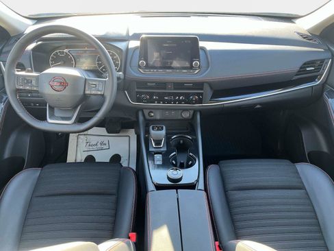 Used 2026 Nissan Rogue SV image 16