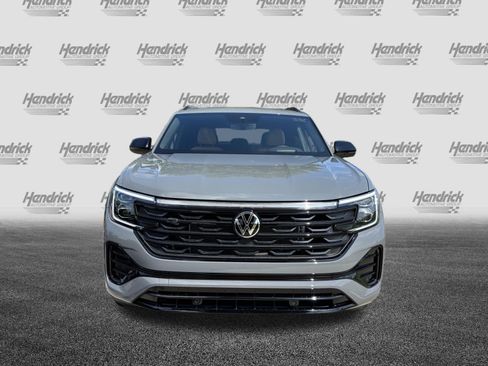 Used 2026 Volkswagen Atlas Cross Sport SEL R-Line AWD/4WD image 3