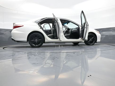 Used 2015 Toyota Camry SE image 46