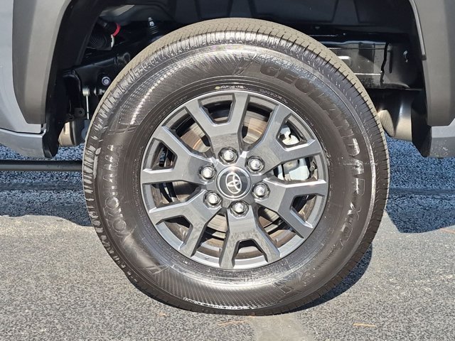 Certified 2026 Toyota 4Runner SR5 AWD/4WD image 8