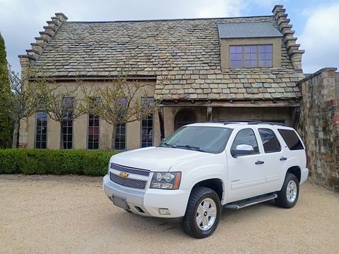 Used 2014 Chevrolet Tahoe LT w/ Suspension Package, Off-Road image 1