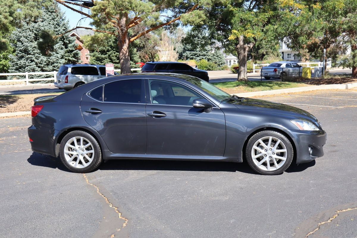 Used 2011 Lexus IS 250 w/ Premium Pkg Value Edition RWD image 3