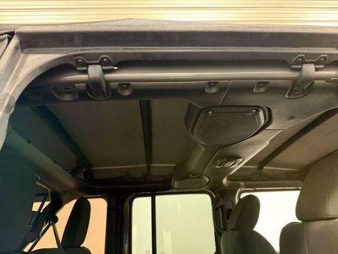 Used 2019 Jeep Wrangler Unlimited Sport S AWD/4WD image 68