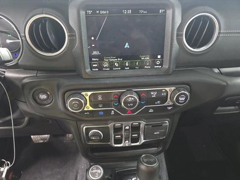 Used 2023 Jeep Wrangler Unlimited Sahara w/ Dual Top Group AWD/4WD image 8