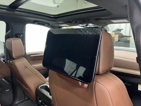 New 2026 Chevrolet Suburban High Country AWD/4WD image 23