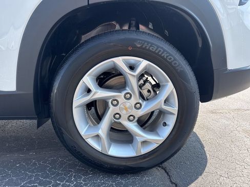 New 2026 Chevrolet Trax LS w/ LS Convenience Package FWD image 11