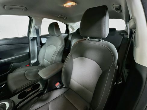 Certified 2024 Kia Forte LXS w/ LXS Technology Package FWD image 19