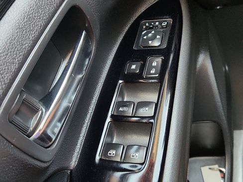 Used 2016 Mitsubishi Outlander GT AWD/4WD image 17