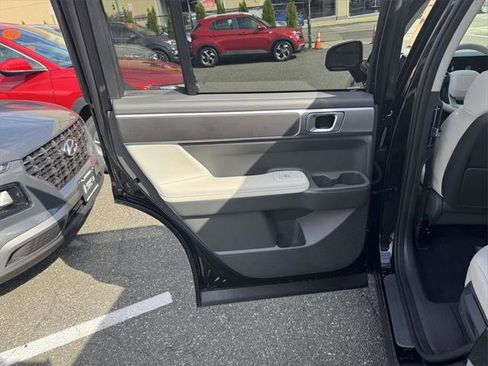 Used 2025 Hyundai Santa Fe SEL image 10