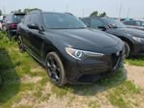 Used 2023 Alfa Romeo Stelvio Veloce AWD/4WD image 3