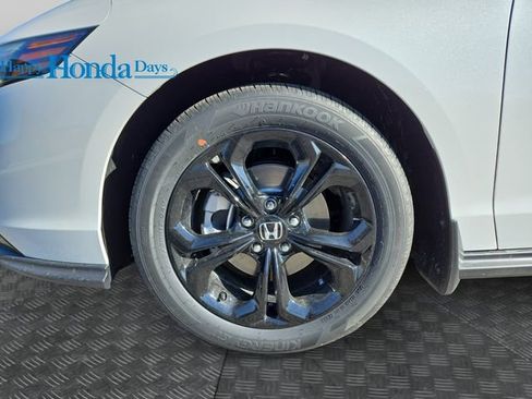 New 2025 Honda Accord SE image 9