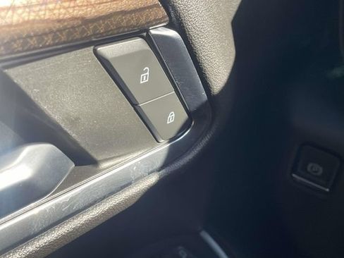 Used 2022 Chevrolet Silverado 1500 RST AWD/4WD image 26