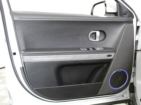 Used 2023 Hyundai Ioniq 5 Limited image 6