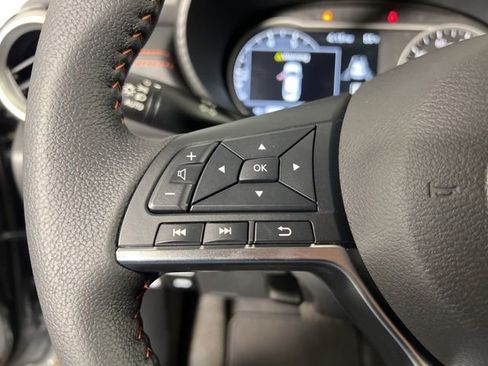 New 2025 Nissan Versa SR w/ Trunk Package FWD image 15