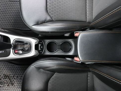 Used 2018 Jeep Compass Latitude w/ Cold Weather Group AWD/4WD image 33