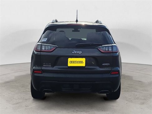 Used 2019 Jeep Cherokee Latitude Plus w/ Comfort/Convenience Group image 4