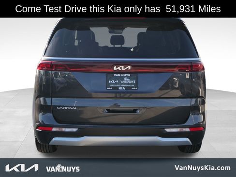 Used 2023 Kia Carnival LX image 5