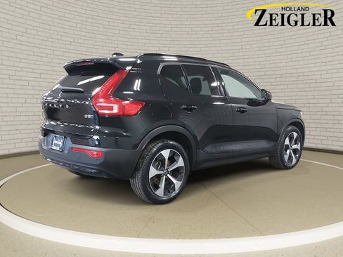 Used 2024 Volvo XC40 B5 Plus w/ Climate Package AWD/4WD image 5