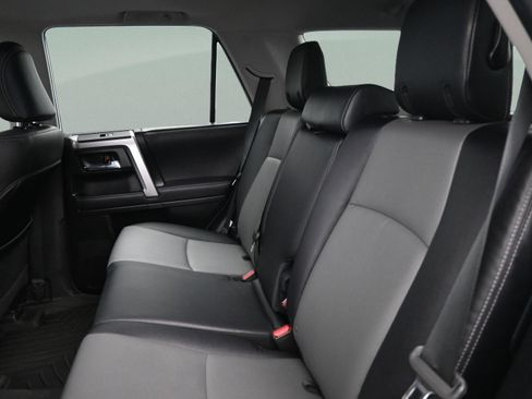 Used 2023 Toyota 4Runner SR5 Premium w/ Moonroof Package RWD image 34