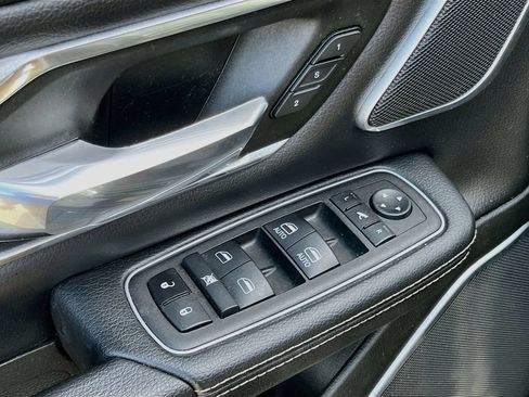 Used 2023 RAM 1500 Laramie AWD/4WD image 18