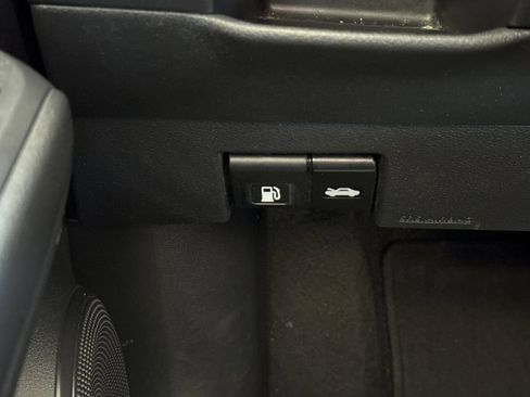 Used 2024 Nissan Kicks SR image 39