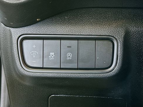 Used 2025 Kia Soul LX w/ LX Technology Package image 17