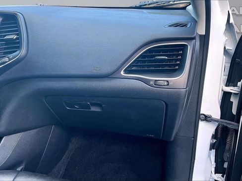 Used 2019 Jeep Cherokee Trailhawk w/ Comfort/Convenience Group AWD/4WD image 17