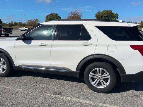 Used 2022 Ford Explorer XLT w/ Equipment Group 202A image 37