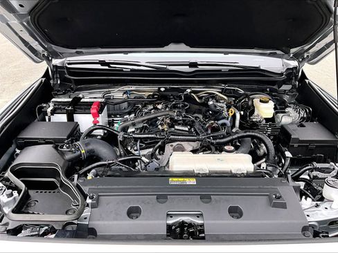 Used 2025 Toyota Tacoma Limited image 30