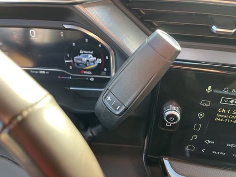 Used 2024 GMC Sierra 3500 Denali image 27