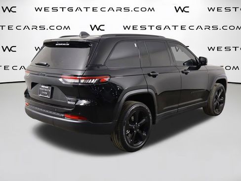 Used 2024 Jeep Grand Cherokee Limited w/ Black Appearance Package image 58