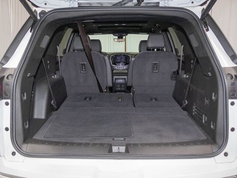 Used 2023 Chevrolet Traverse High Country AWD/4WD image 13