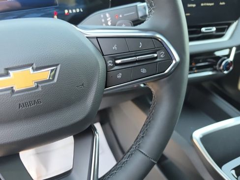Used 2026 Chevrolet Equinox LT w/ Safety and Technology Package FWD image 14