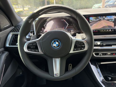 Used 2026 BMW X5 xDrive50e w/ M Sport Package AWD/4WD image 13