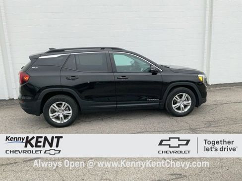 Certified 2022 GMC Terrain SLE w/ Driver Convenience Package image 3