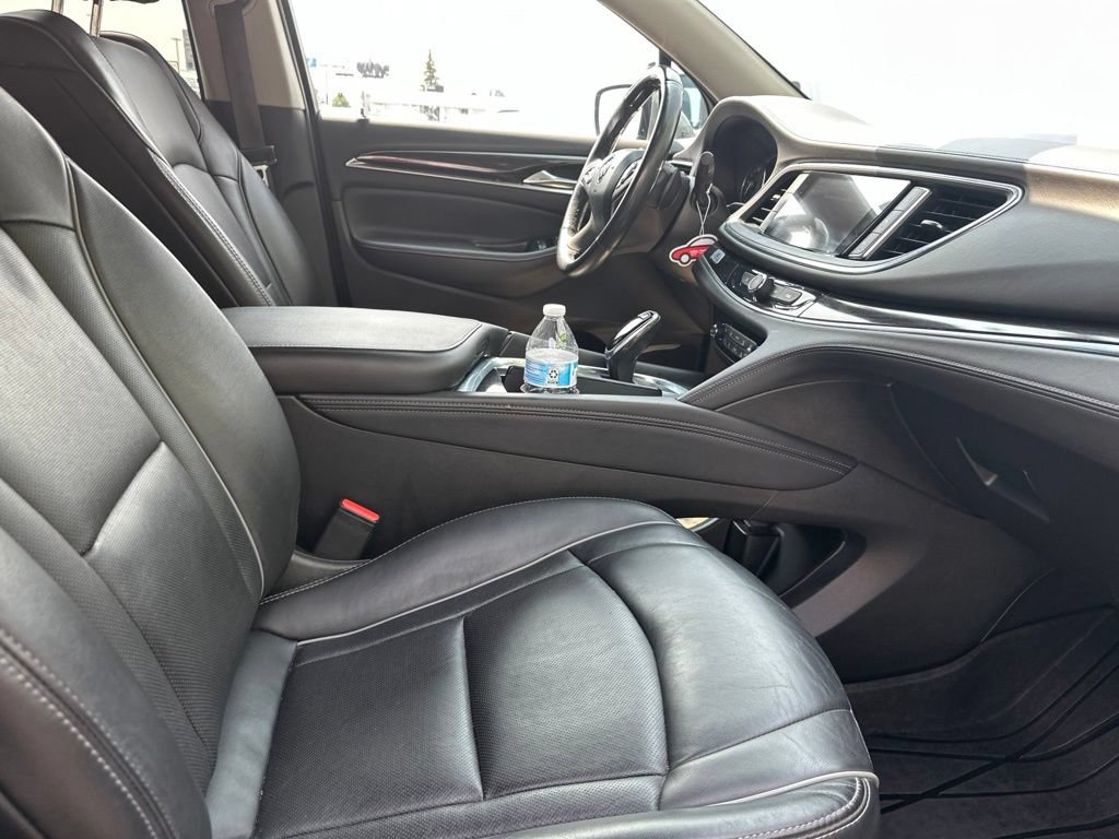 Used 2021 Buick Enclave Avenir w/ Avenir Technology Package AWD/4WD image 60