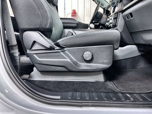 Used 2025 Ford F150 Lightning XLT AWD/4WD image 30