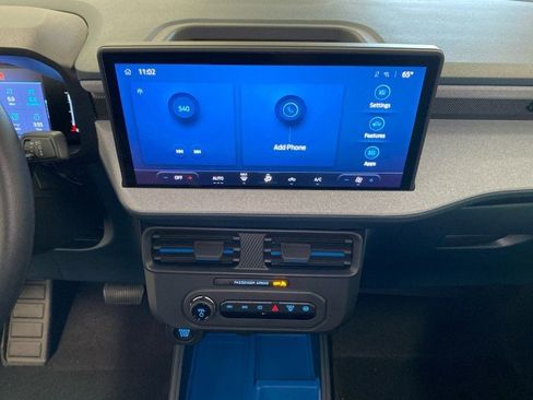 New 2025 Ford Maverick XLT image 21