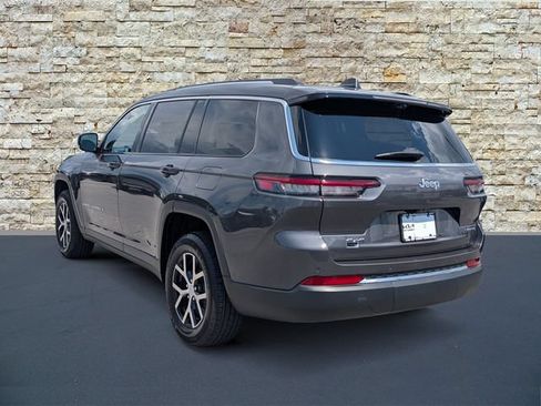 Used 2023 Jeep Grand Cherokee L Limited w/ Luxury Tech Group II AWD/4WD image 4